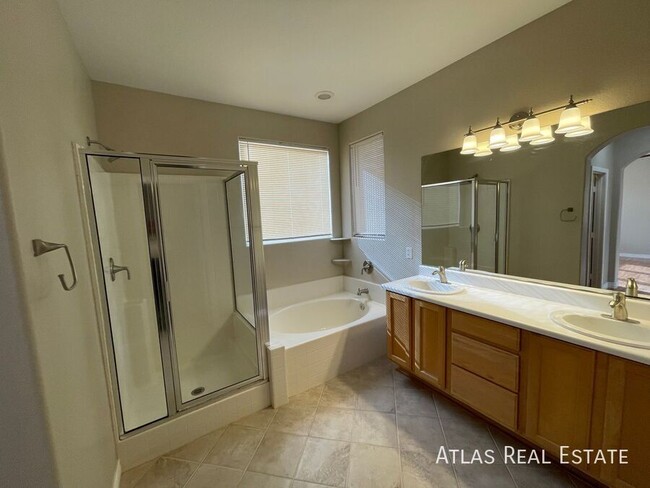 Building Photo - 4009 Bella Palermo Way