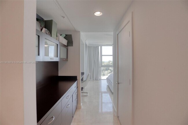 Building Photo - 18201 Collins Ave