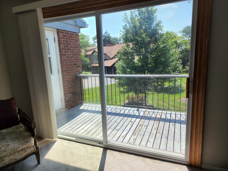 Building Photo - 188 Grove Ave