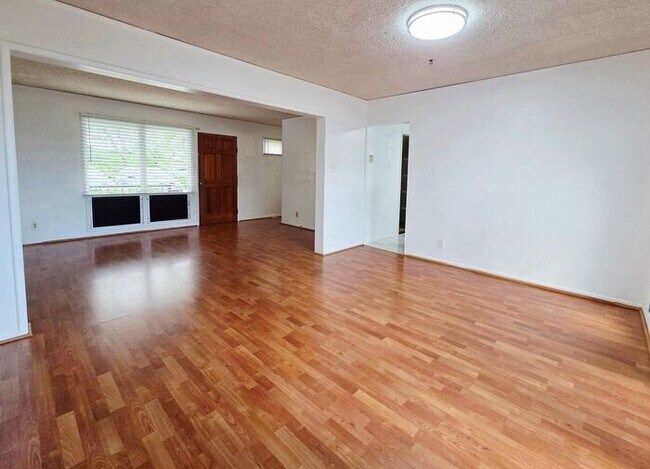 Building Photo - Ridgeway - Aiea: 3 Bed, 1.5 Bath Townhome w/ 2 assigned parking