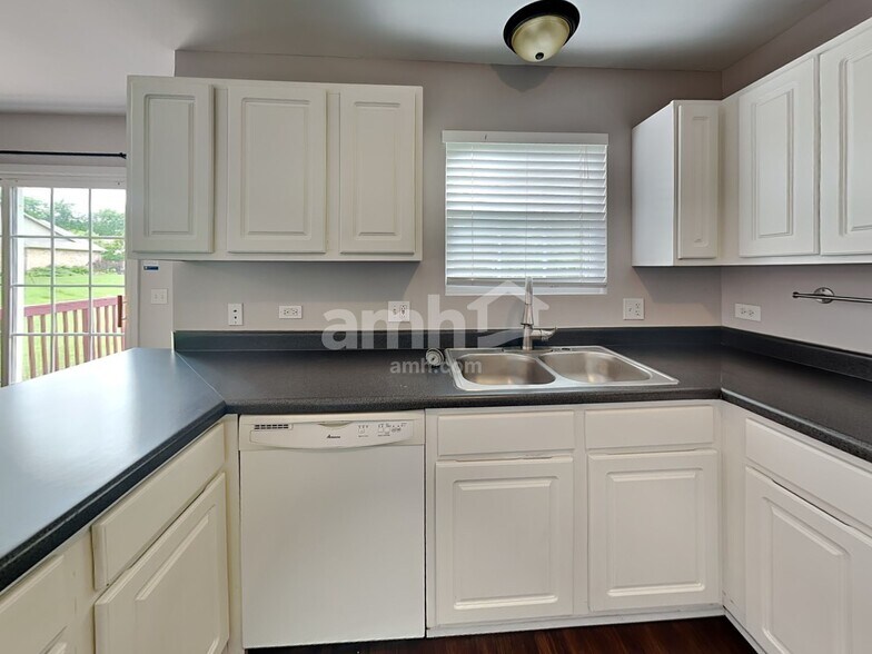 Building Photo - 38333 Monarch Ct