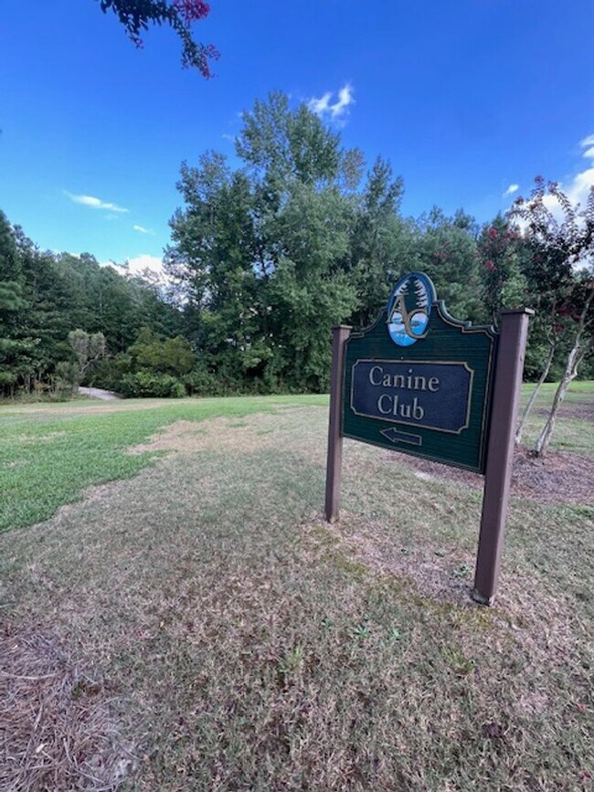 Building Photo - 641 Orchard Falls Dr