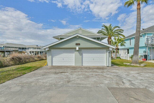 Building Photo - 16542 E Bayside Way