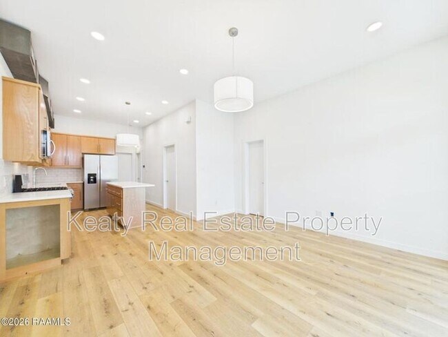Building Photo - 1120S Washington Street - Unit 201