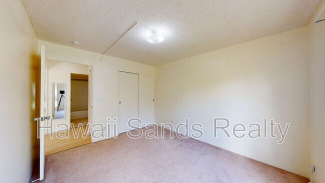 Building Photo - 94-824 Lumiauau St #U104