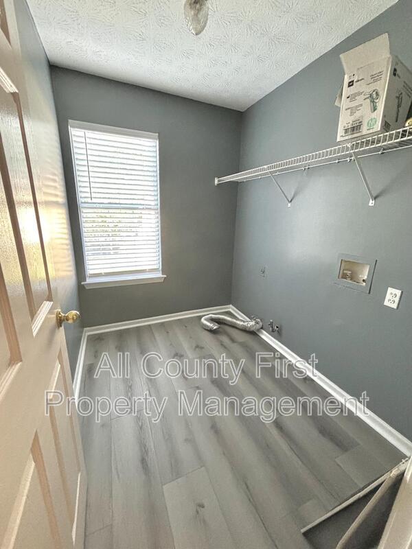 Building Photo - 4504 Carriage Park Dr