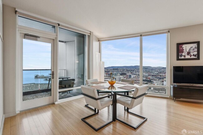 Building Photo - 425 1st St