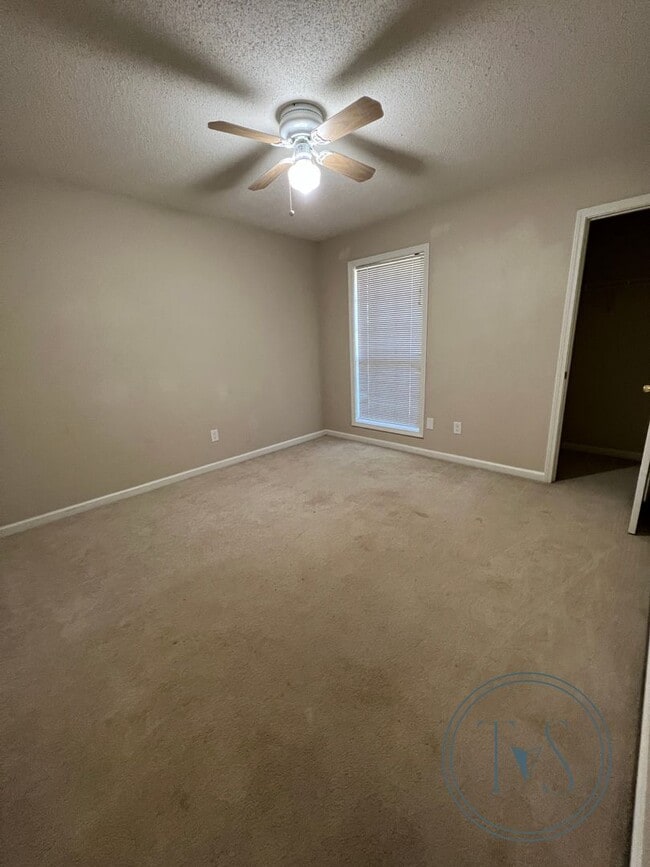 Building Photo - SPRING MOVE-IN SPECIAL: $300 OFF 1ST MONTH...
