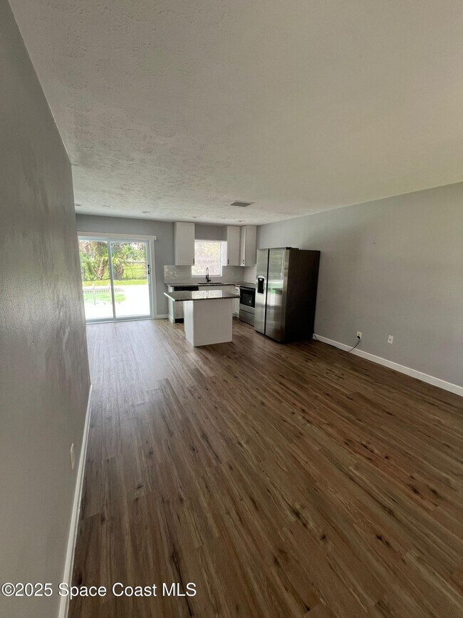 Building Photo - 1221 Cypress Ln