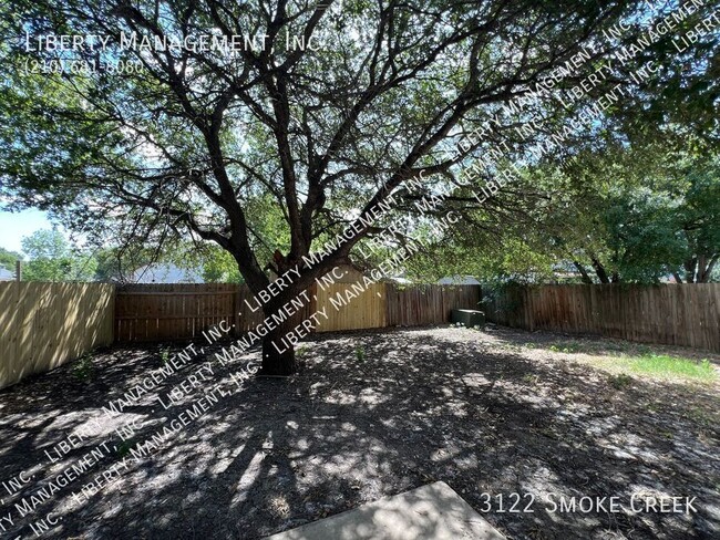 Building Photo - Great 3 Bedroom, 2 Bath Home in Big Country.