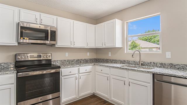Building Photo - 8732 Hunters Point Way