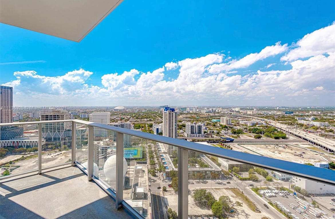 Building Photo - 851 NE 1st Ave