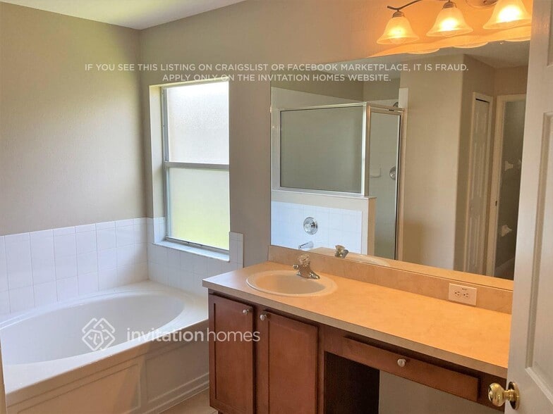 Building Photo - 7128 Royal George Ct