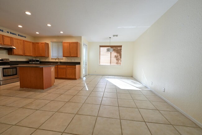 Building Photo - 2789 S Evergreen Cir