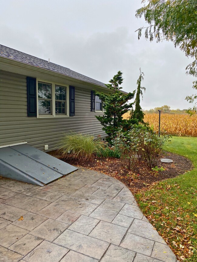 Building Photo - 5526 PA-25