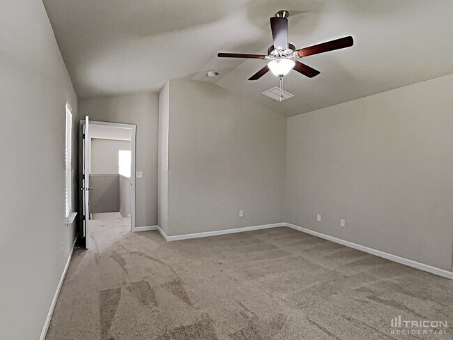 Building Photo - 209 Spring Knoll Dr