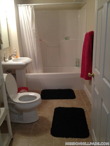 Building Photo - 891 Huntington Ave