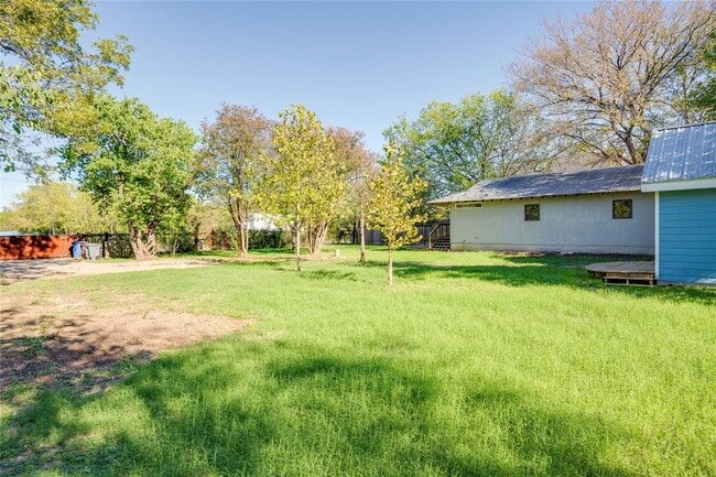 Building Photo - 2713 Sweeney Ln