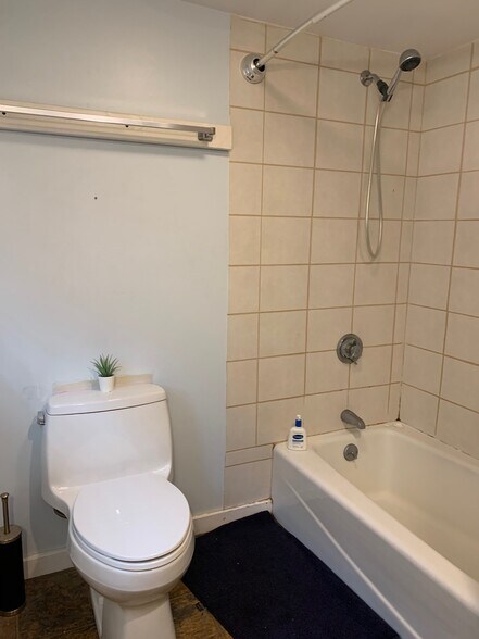 Building Photo - 229 Spring St