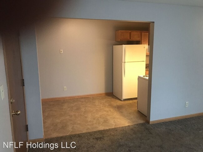 Building Photo - 335 Iowa Ave