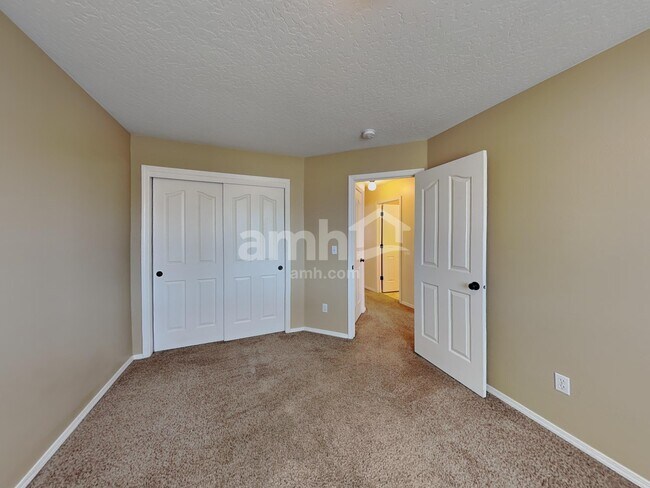 Building Photo - 2360 N Grey Hawk Ave