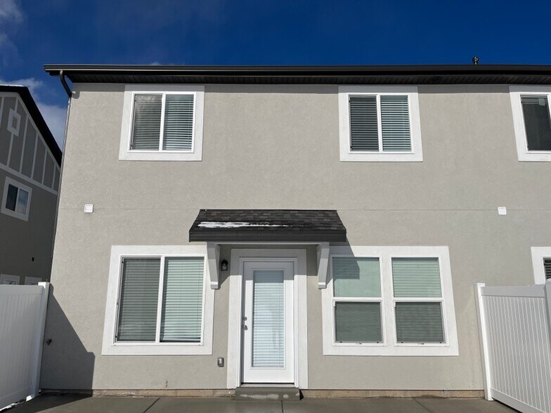 Building Photo - 294 N 100 W