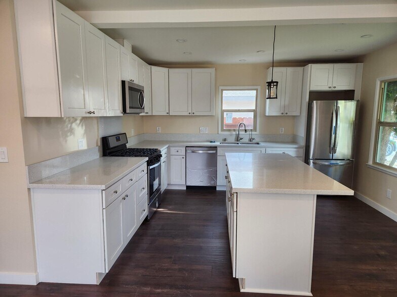 Primary Photo - 914 N Olive St