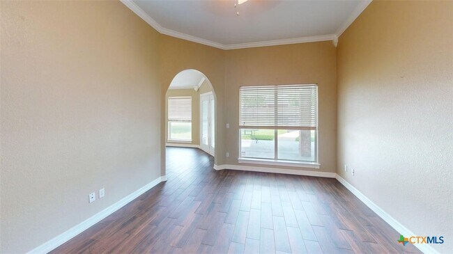 Building Photo - 142 Jesse James Dr