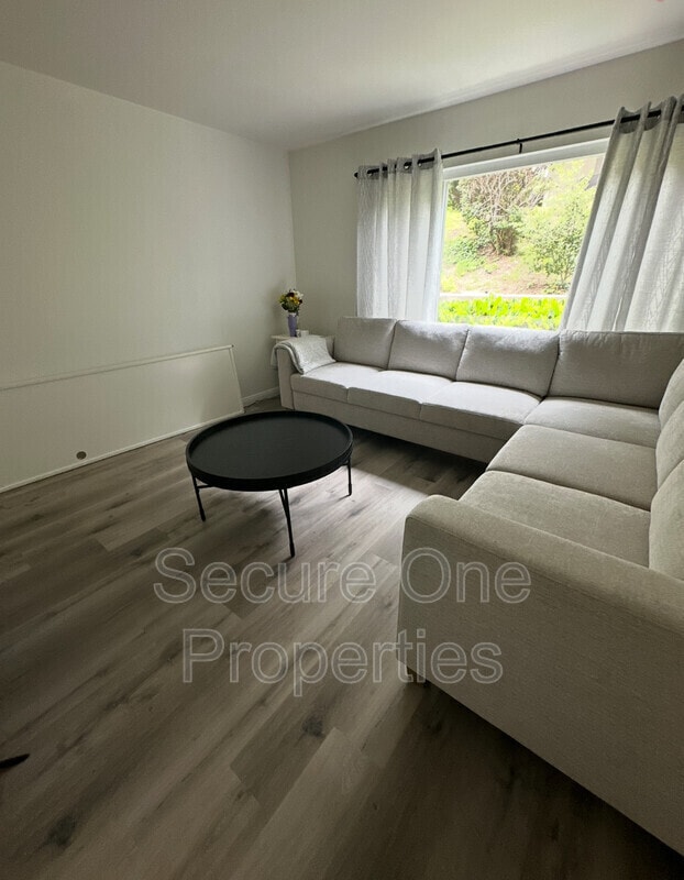 Building Photo - 491 Serento Cir