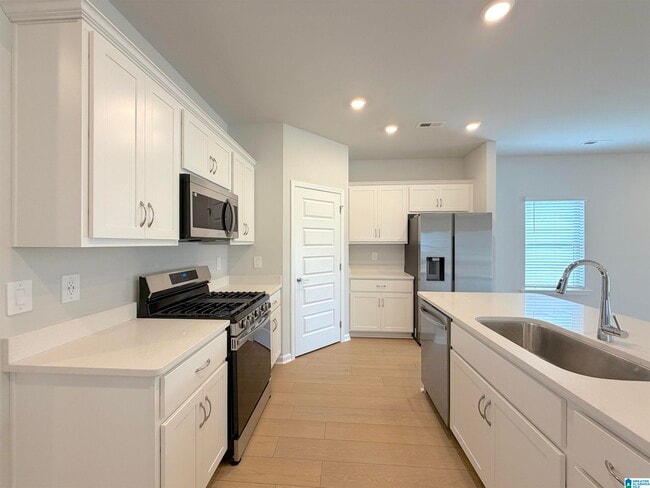 Building Photo - 14707 Mountain Strm Dr