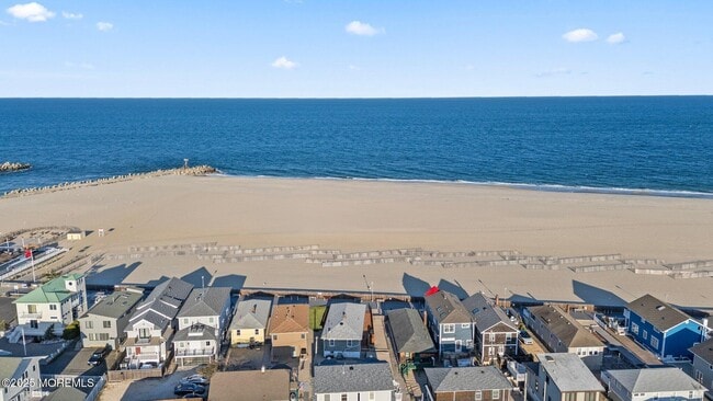 Building Photo - 117 Boardwalk