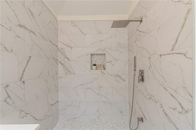 Building Photo - 4523 Runnemede Rd NW