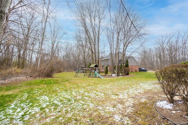 Building Photo - 42104 Echo Forest Dr