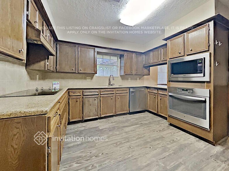 Building Photo - 4238 Honey Oaks Dr