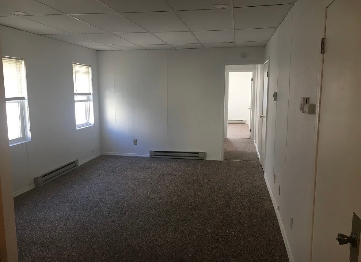 Building Photo - 339 S Poplar St