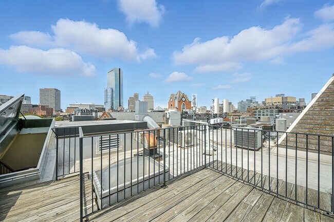 Building Photo - 567 Tremont St