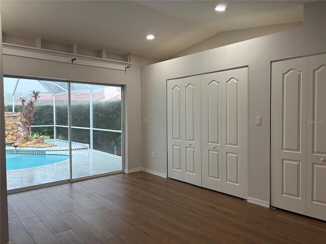 Building Photo - 5828 Sandy Pointe Dr
