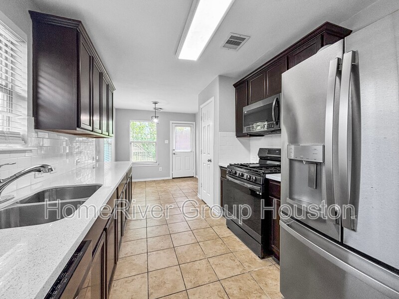 Building Photo - 4311 Amaryllis Ave