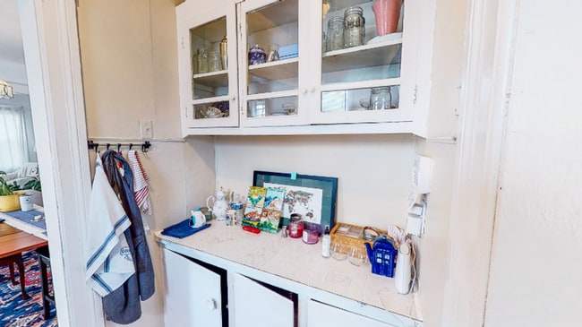 Building Photo - Large Science Hill 3BR with Dual Balcony A...