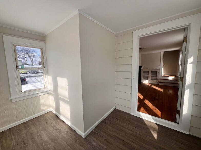 Building Photo - 1983 Central Ave