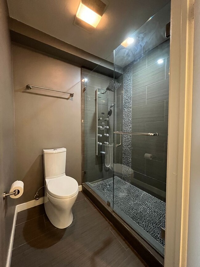 Building Photo - MOVE-IN READY, NoHo Arts 1+1, upgraded con...