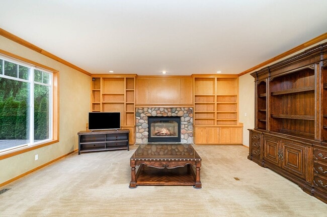 Building Photo - 4Bd/3Ba Woodinville House