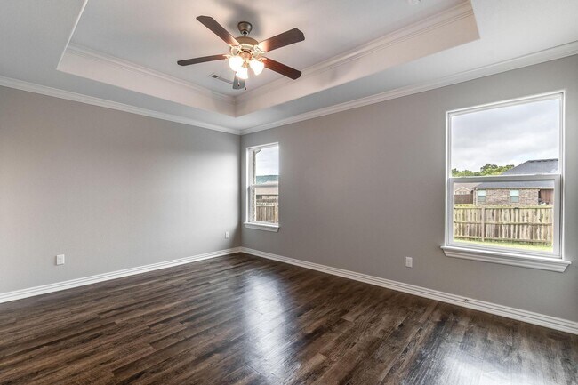 Building Photo - 499 Concho St