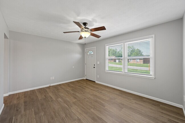 Building Photo - 2987 Jennifer Ct