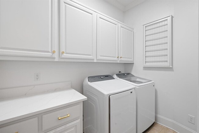 Building Photo - 1020 Bridle Bit Ln