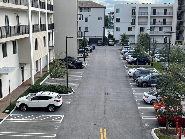 Building Photo - 4740 NW 84th Ct