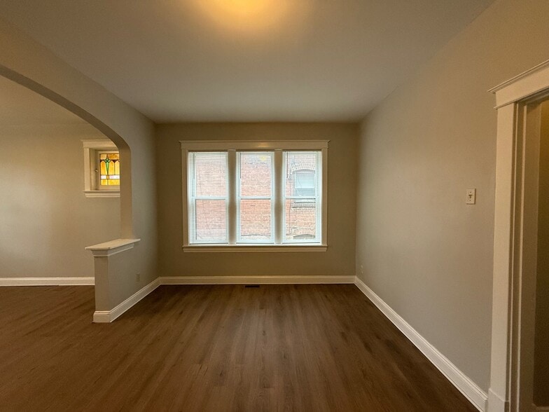 Dining room - 4658 Delor St