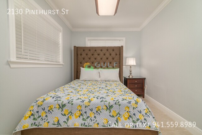 Building Photo - 2130 Pinehurst St