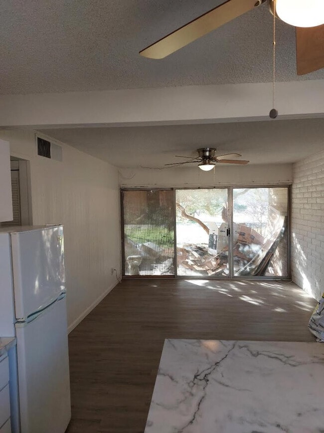 Building Photo - 4140 E Cliffside Trl