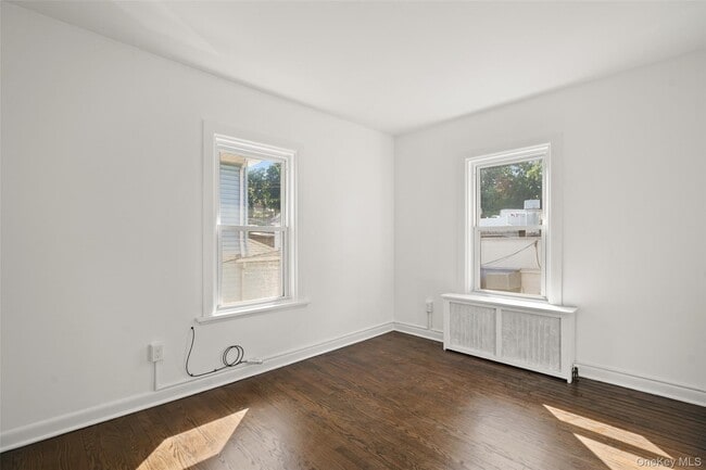 Building Photo - 352 Willett Ave